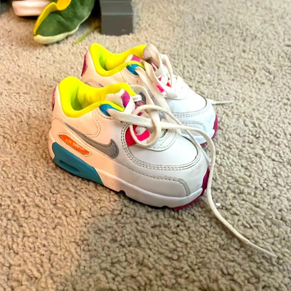 Nike baby size 4c